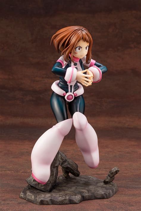 la magnifique figurine de Ochaco Uraraka personnage de l animé manga