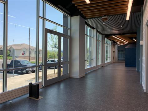 A Guide To Glass Doors For Commercial Spaces United Plate Glass Of Sunbury Pa