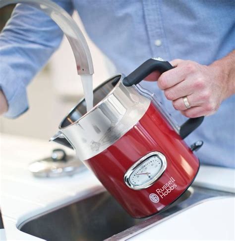 Russell Hobbs 21670-70 Retro Red Kettle | MALL.SK