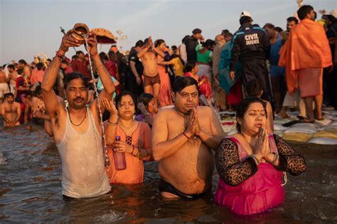 Hindus Take Auspicious Plunge During India S Kumbh Mela India Al