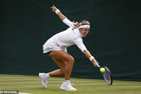 Wimbledon Female Tennis Players Wear Coloured Undershorts For The First Time Daily Mail Online