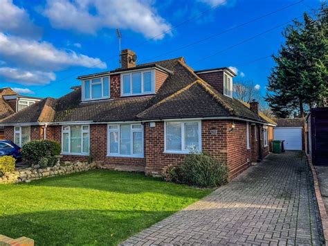 Semi Detached Bungalow For Sale In Roseleigh Road Sittingbourne Me10