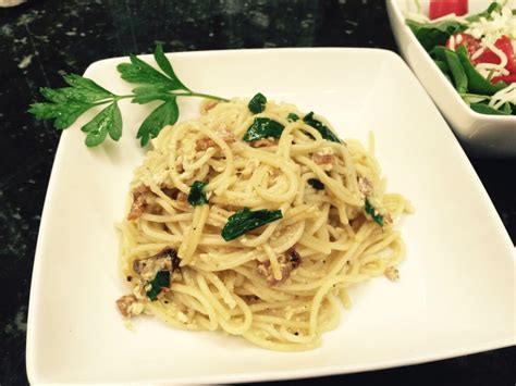 Spaghetti Carbonara With Side Salad Great Food Its Really Not That