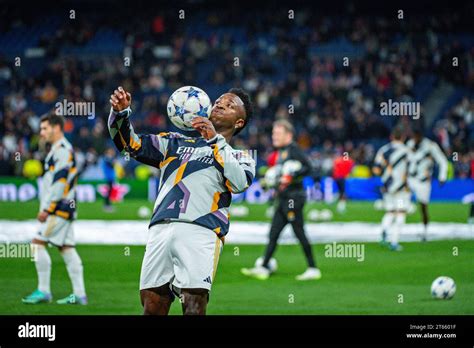 Vinicius Junior Real Madrid Warm Up With The Ball Before The Football