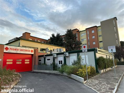 Alatri Precipita Dal Secondo Piano Dell Ospedale San Benedetto