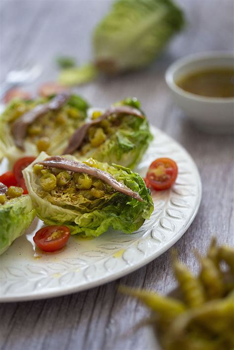 Cogollos A La Plancha Con Anchoas Y Vinagreta