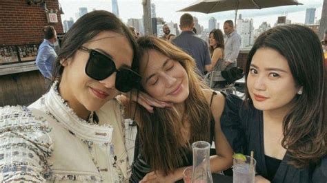 Anya Geraldine Nongkrong Bareng Pevita Pearce Dan Valencia Tanoe Di New