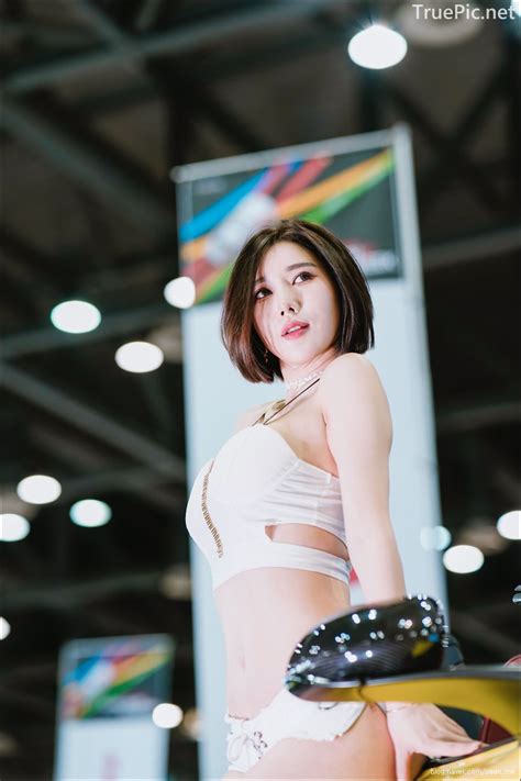 Korean Racing Model Song Jooa Seoul Auto Salon 2019