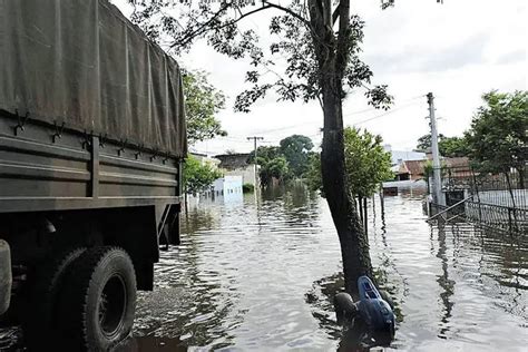 Sobe Para Total De Cidades Atingidas Por Chuvas Em Santa