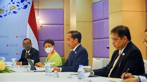 Dukung Keketuaan Indonesia Di ASEAN 2023 Jokowi Sampaikan Ini Ke ADB