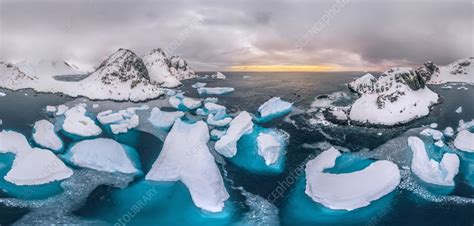 Aerial view of icebergs, Antarctica - Stock Image - F038/8100 - Science Photo Library