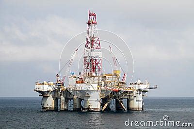 semi submersible drilling rig ocean valiant editorial photo