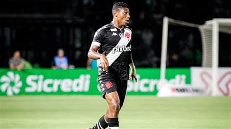 Jovem Zagueiro Do Vasco Fala Sobre Boa Estreia No Time Profissional