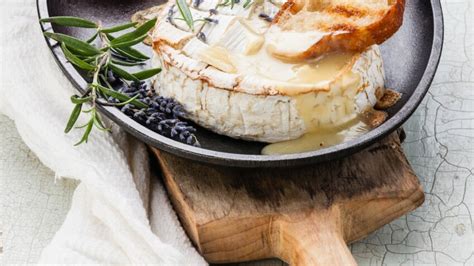 Camembert au four facile et rapide découvrez les recettes de cuisine