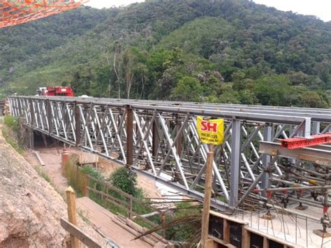 Treliças e Concreform SH na construção de viaduto em SP SH Locação e