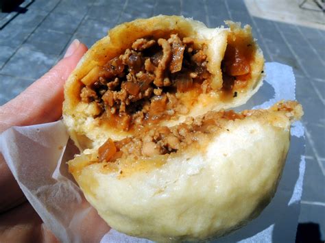 Around the World - in favorite recipes: Steamed Pork Buns (Dim Sim / Dim Sum)