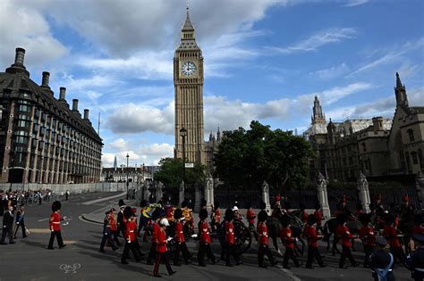 Cortejo F Nebre De La Reina Isabel Ii Llega A Westminster Rd Noticias