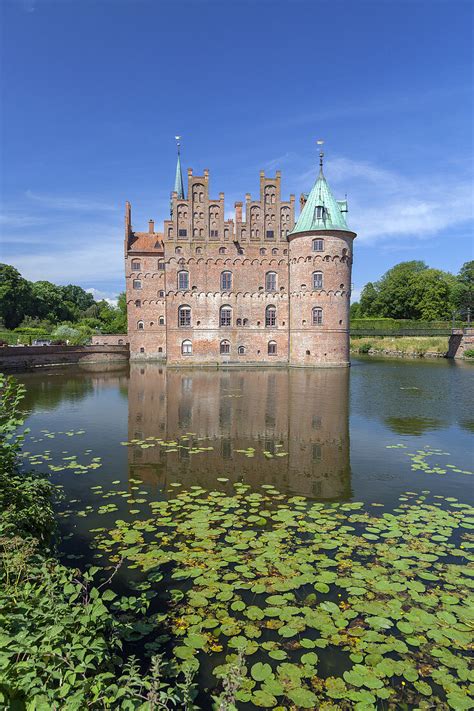 Renaissance Schloss Egeskov Auf Der Bild Kaufen 71115623 Lookphotos