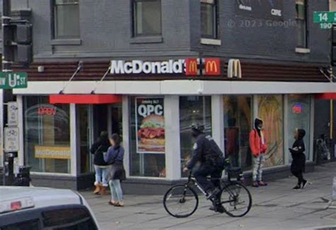 Teen Fatally Stabbed Outside Washington Dc Mcdonalds Huffpost