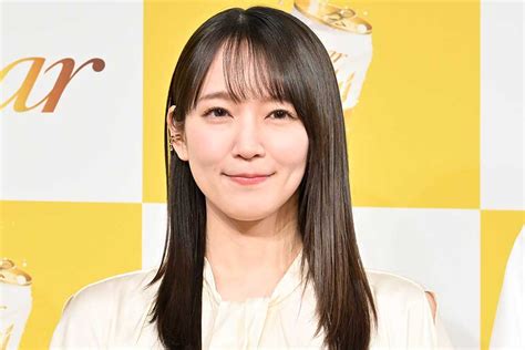 吉岡里帆肩にのせた 生物 に驚きの声イヤー思わず2度見怖くないんですか ENCOUNT