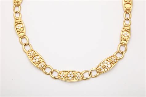 Diamond Gold Necklace For Sale at 1stDibs