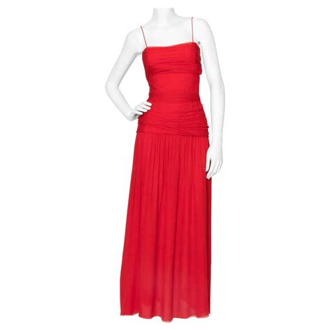 A Vintage Valentino Red Silk Organza Gown At 1stdibs Vera Wang Purses Vera Wang Handbags