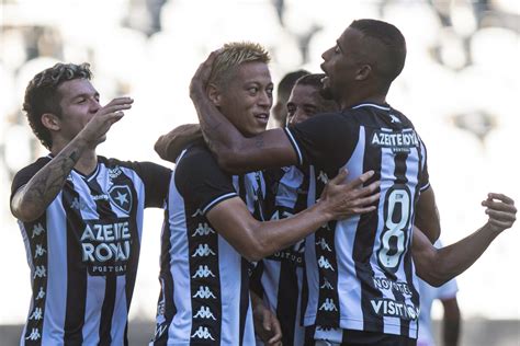 Keisuke Honda-Botafogo-AFP (2)