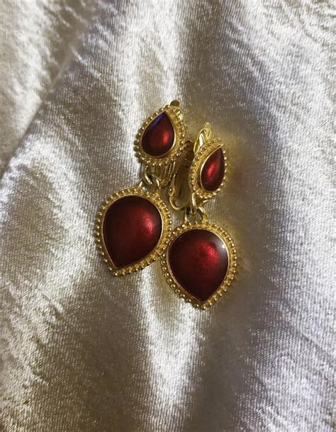 Trifari Red Metallic And Gold Teardrop Dangle Clip On Earrings Candy