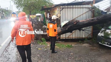 Angin Ribut Terjang Gondangrejo Karanganyar Atap Rusak Gazebo Ambruk