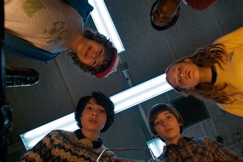 Esto Es Justo Lo Que Queríamos Ver Hoy Nuevas Imágenes Y Una Escena De Stranger Things 2