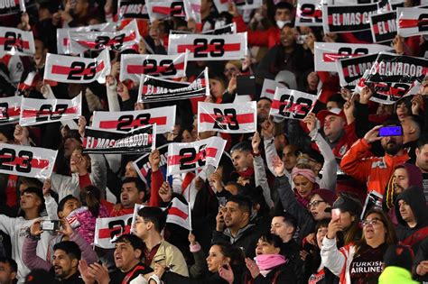 23 Fotos De La Conmovedora Despedida De Leonardo Ponzio En El Estadio Monumental Infobae