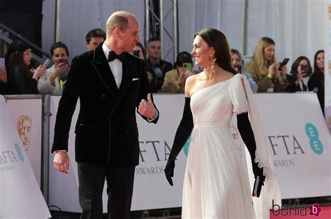 El Príncipe Guillermo y Kate Middleton en la alfombra roja de los