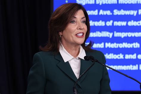 NY Governor Hochul Seeks to Limit Hedge Funds From Buying Up Homes