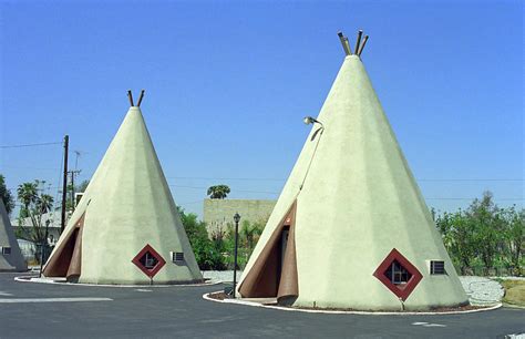 Route 66 - Wigwam Motel Photograph by Frank Romeo