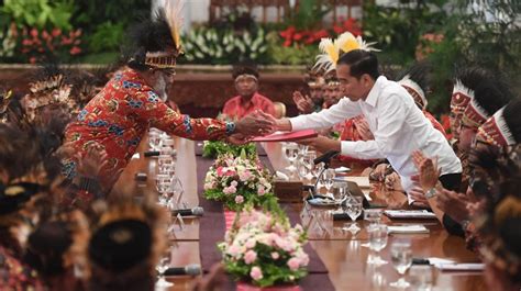 Kontras Pertemuan Jokowi Dengan 61 Tokoh Papua Di Istana Hanya Pencitraan