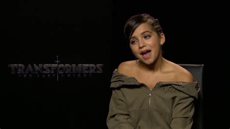 Isabela Moner Interview Transformers The Last Knight Youtube