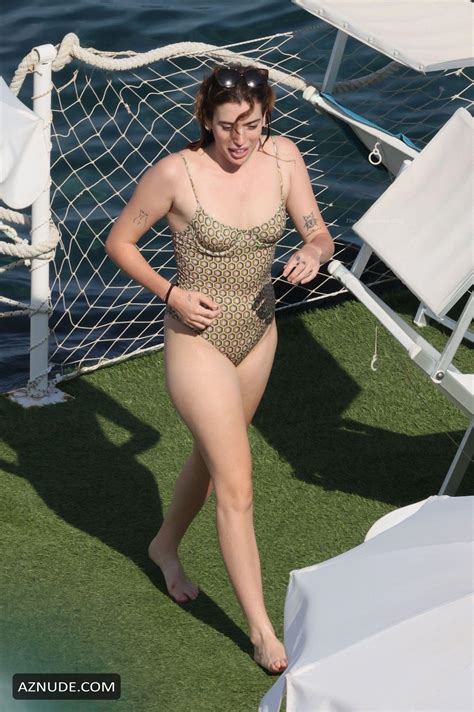 Clara McGregor Sexy Shows Off Her Hot Figure In A Swimsuit Out In Ischia AZNude