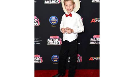 Young Country Singer Mason Ramsey To Perform At Buck Owens Crystal