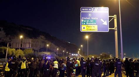 Catalu A Los Cdr Cortan Varias Carreteras En Barcelona Diciembre