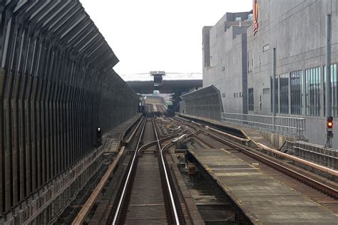 Streckenabschnitt Der RapidKL MRT Kajang Line KG Zwischen Den Stesen