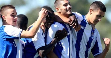 Youth League Os sub 19 do FC Porto garantem apuramento vitória na