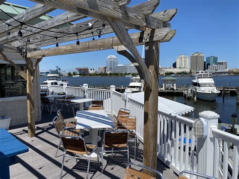 Outdoor Dining in Portsmouth Virginia | Portsmouth Tourism