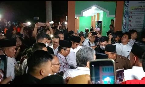 Mahfud Md Dan Ht Disambut Meriah Santri Di Bekasi