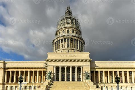 National Capital Building in Havana, Cuba. 16168061 Stock Photo at Vecteezy