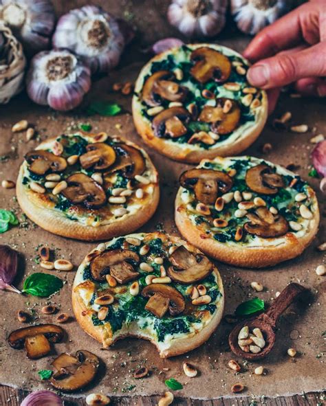 Garlic Mushroom And Spinach Pizza Vegan Bianca Zapatka Recipes