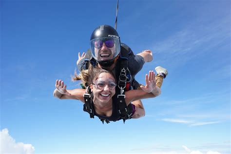 Tandem Skydiving Raleigh Nc Skydive Paraclete Xp
