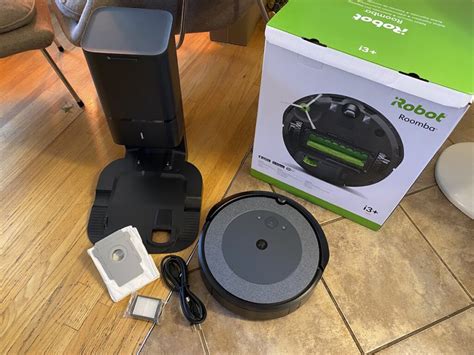 Review: iRobot Roomba i3+ EVO with Clean Base Dirt Disposal ...