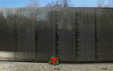 In History – Vietnam War Memorial Dedicated