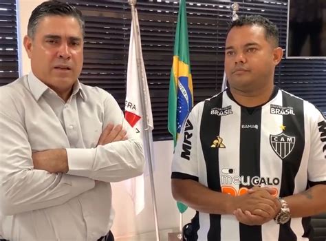 Presidente Do Atl Tico Mg Recebe Seguran A V Tima De Inj Ria Racial E