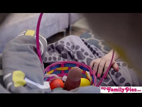 Conejitos engañados por hermanastro termina con creampie de Pascua T8 E1 XVIDEOS